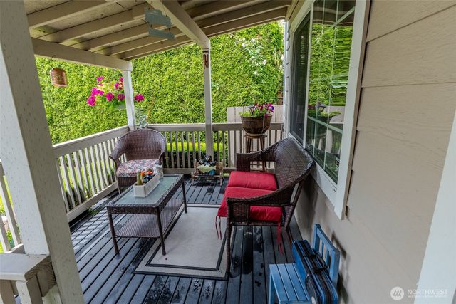 517 E Hazel Avenue, Burlington, WA 98233