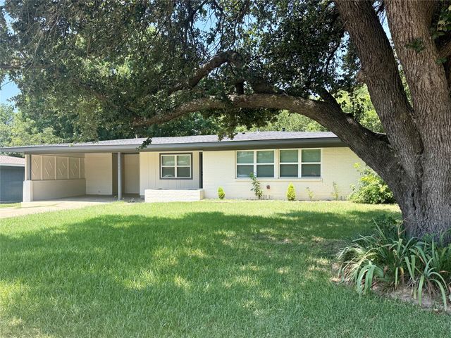1411 W Shields Drive, Sherman, TX 75092