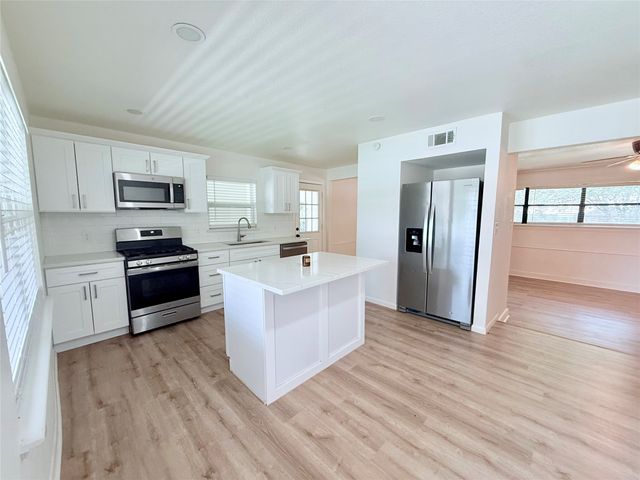 1411 W Shields Drive, Sherman, TX 75092