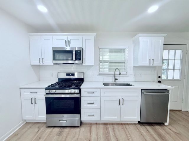1411 W Shields Drive, Sherman, TX 75092