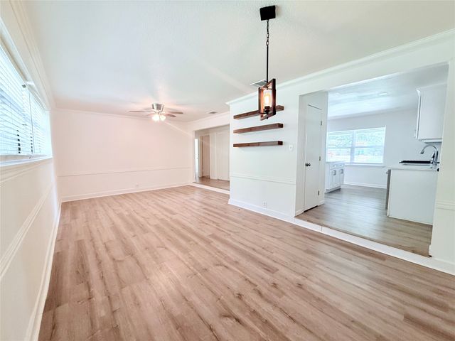 1411 W Shields Drive, Sherman, TX 75092