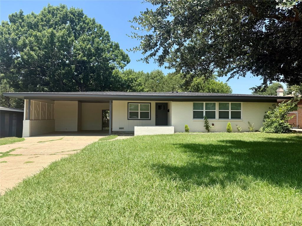 1411 W Shields Drive, Sherman, TX 75092