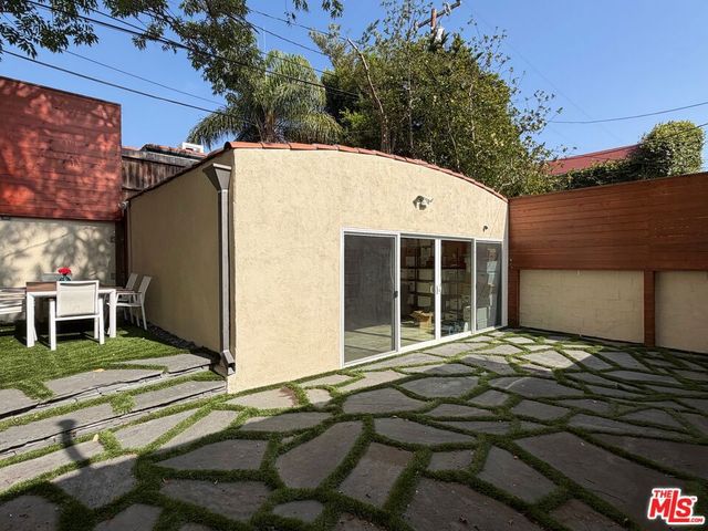 9037 Elevado Street, West Hollywood, CA 90069