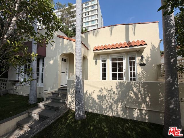 9037 Elevado Street, West Hollywood, CA 90069