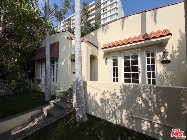 9037 Elevado Street, West Hollywood, CA 90069