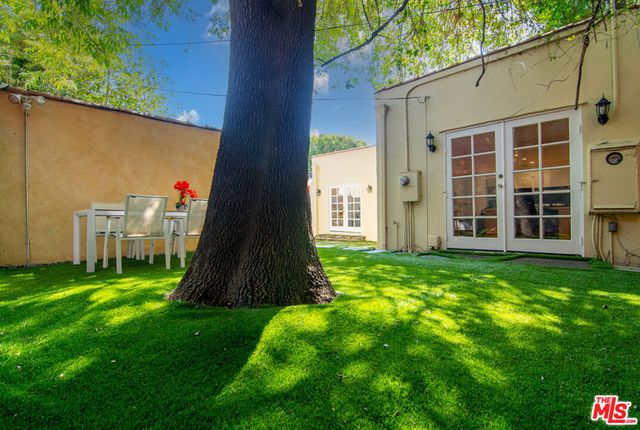 9037 Elevado Street, West Hollywood, CA 90069