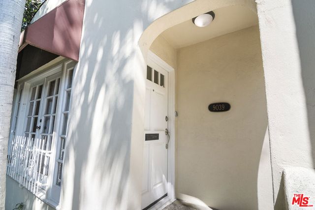 9037 Elevado Street, West Hollywood, CA 90069