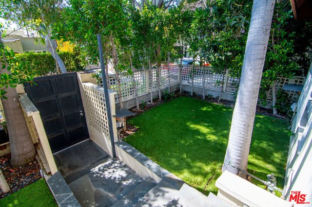 9037 Elevado Street, West Hollywood, CA 90069