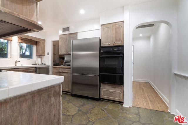 9037 Elevado Street, West Hollywood, CA 90069