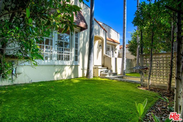 9037 Elevado Street, West Hollywood, CA 90069