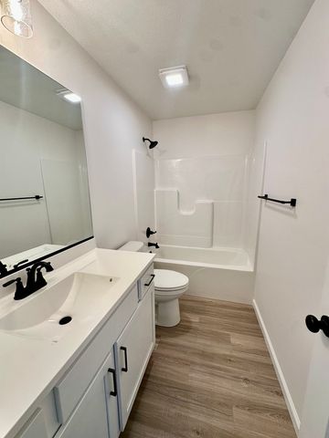 5 Eric Court, Bloomington, IL 61705