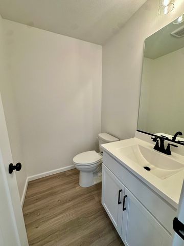 5 Eric Court, Bloomington, IL 61705