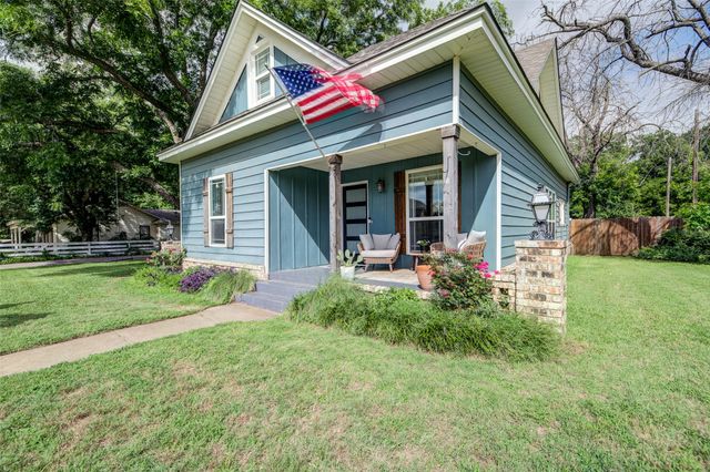 200 S Crane Street, Alvord, TX 76225