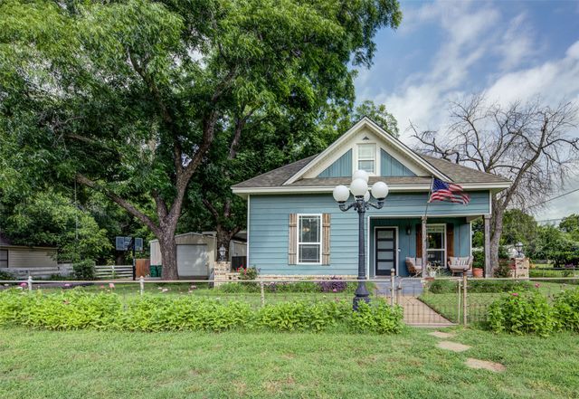 200 S Crane Street, Alvord, TX 76225
