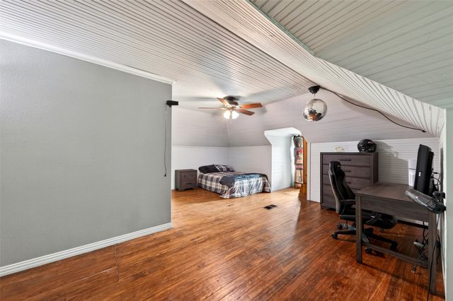 200 S Crane Street, Alvord, TX 76225