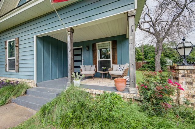 200 S Crane Street, Alvord, TX 76225