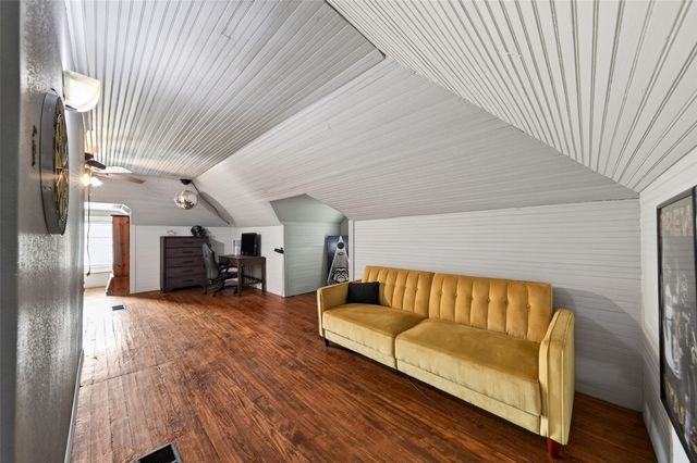 200 S Crane Street, Alvord, TX 76225