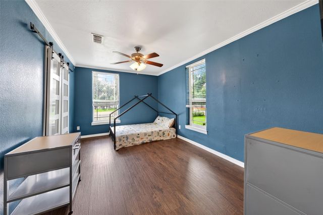 200 S Crane Street, Alvord, TX 76225