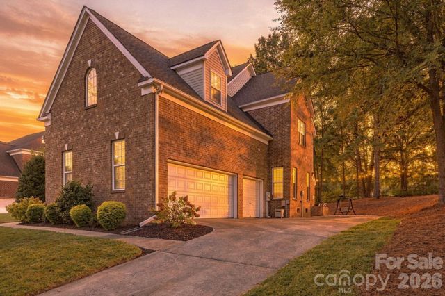 2561 Fallbrook Place NW, Concord, NC 28027