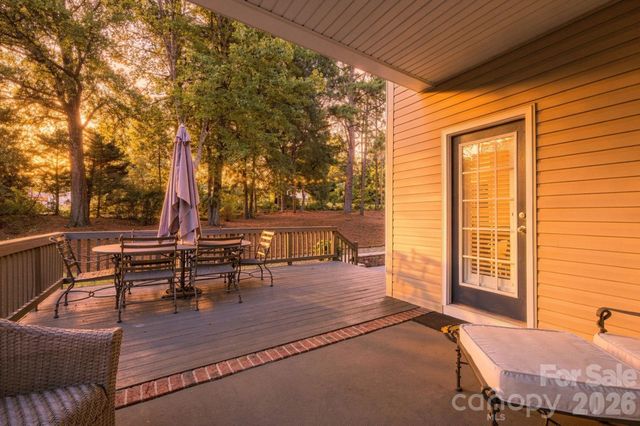 2561 Fallbrook Place NW, Concord, NC 28027