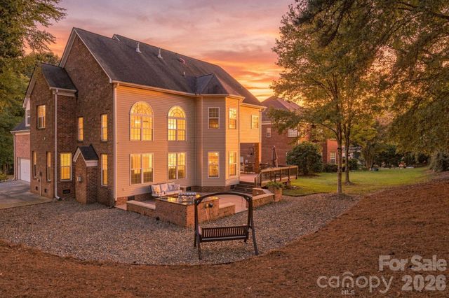 2561 Fallbrook Place NW, Concord, NC 28027