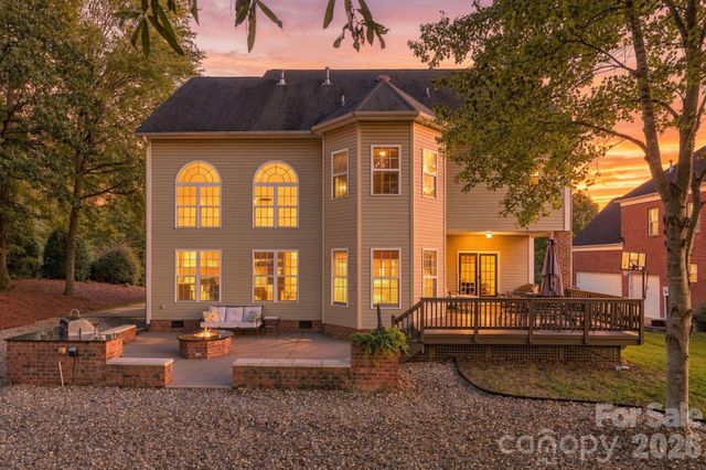 2561 Fallbrook Place NW, Concord, NC 28027