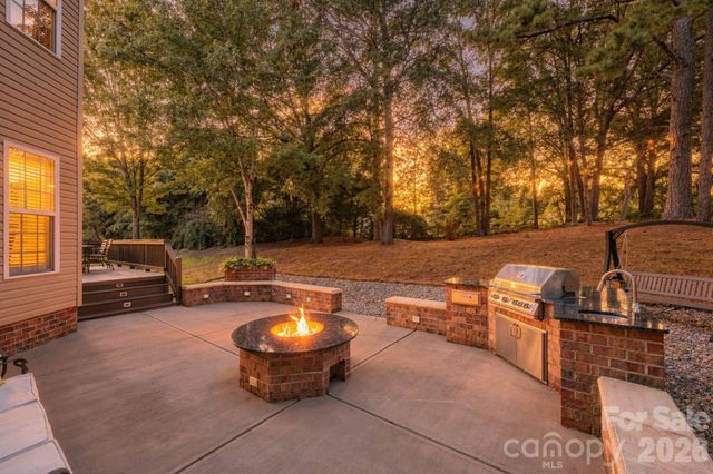 2561 Fallbrook Place NW, Concord, NC 28027