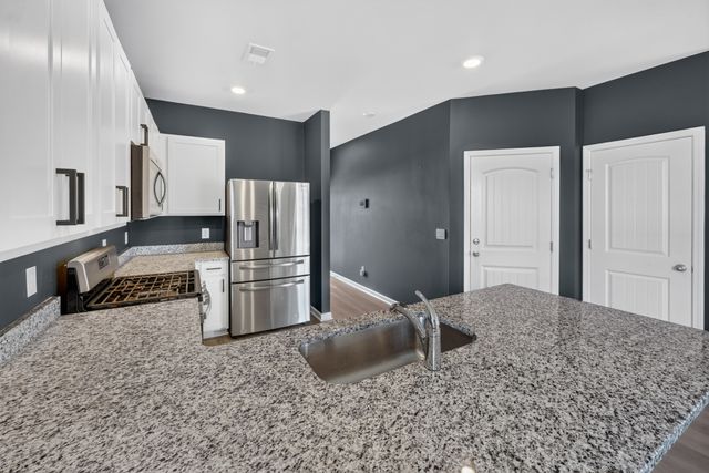 1510 Ashgrove Pl, Lebanon, TN 37087