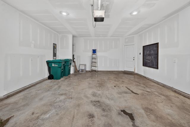 1510 Ashgrove Pl, Lebanon, TN 37087