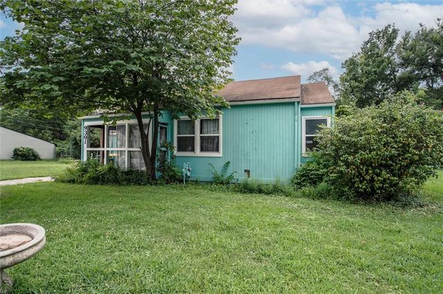9301 Everett Avenue, Kansas City, KS 66112