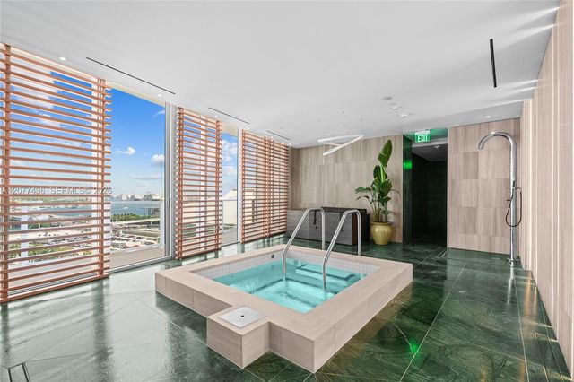 1400 Biscayne Boulevard 4203, Miami, FL 33132