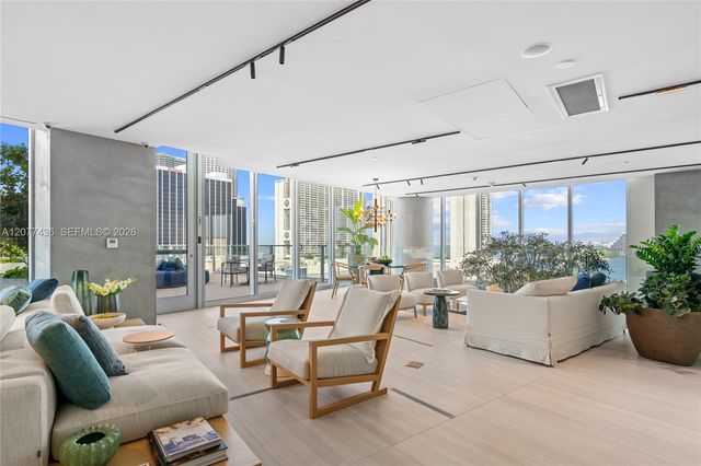 1400 Biscayne Boulevard 4203, Miami, FL 33132
