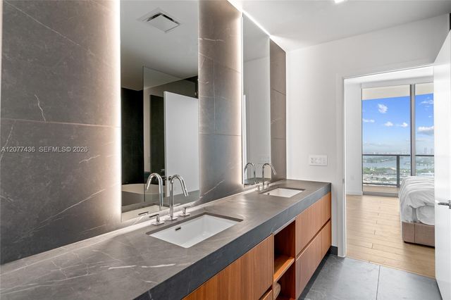 1400 Biscayne Boulevard 4203, Miami, FL 33132