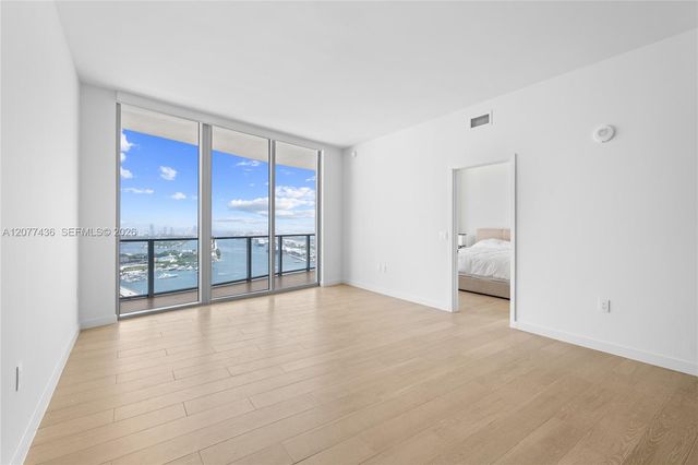 1400 Biscayne Boulevard 4203, Miami, FL 33132