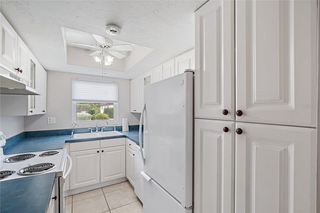 2802 SWIFTON DRIVE V102, Sarasota, FL 34231