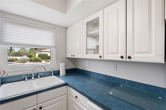 2802 SWIFTON DRIVE V102, Sarasota, FL 34231