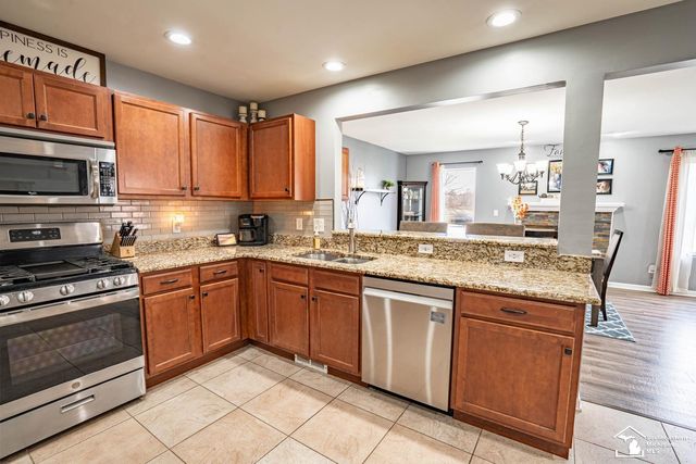 835 Golf Ridge Circle, Dundee, MI 48131