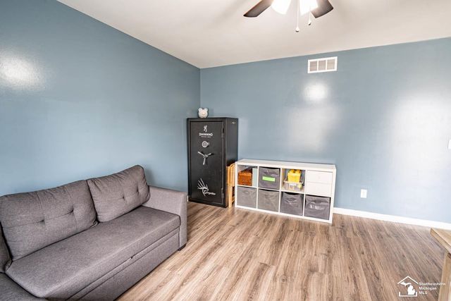 835 Golf Ridge Circle, Dundee, MI 48131