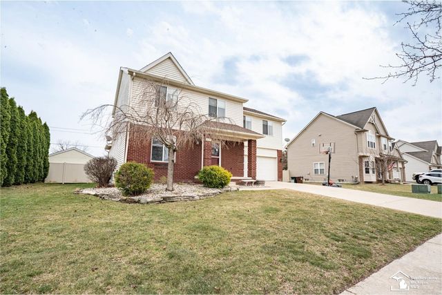 835 Golf Ridge Circle, Dundee, MI 48131