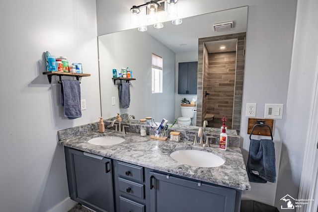 835 Golf Ridge Circle, Dundee, MI 48131