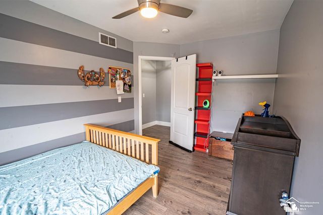 835 Golf Ridge Circle, Dundee, MI 48131