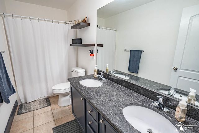 835 Golf Ridge Circle, Dundee, MI 48131