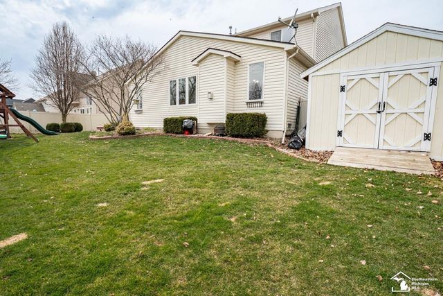 835 Golf Ridge Circle, Dundee, MI 48131