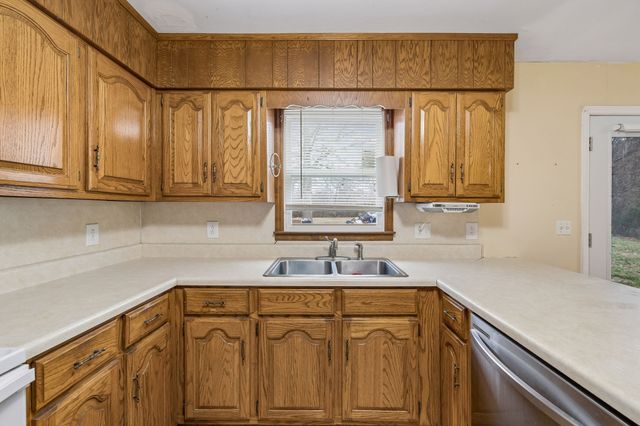 3669 Bluff Springs Rd, Mcminnville, TN 37110