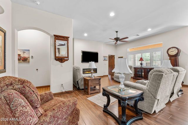 695 N Topeka Circle, Wickenburg, AZ 85390