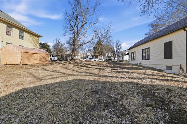 817 W White Oak Street, Independence, MO 64050