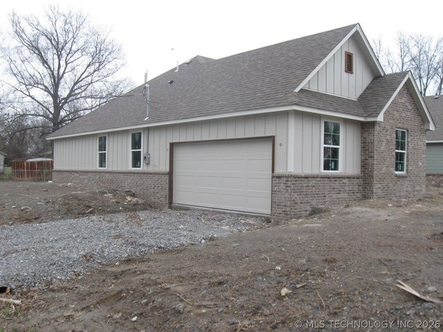 805 S Wood Street, Pryor, OK 74361