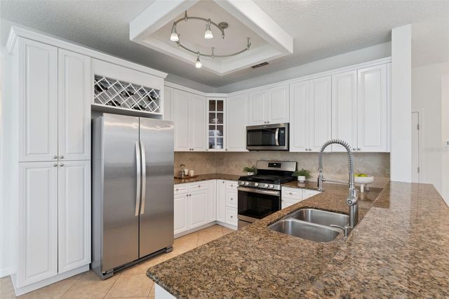2008 CHAPMAN OAKS DRIVE, Oviedo, FL 32765