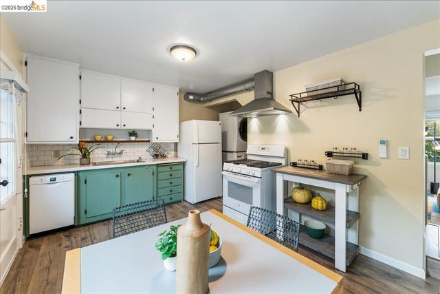 1802 Second M, Alameda, CA 94501