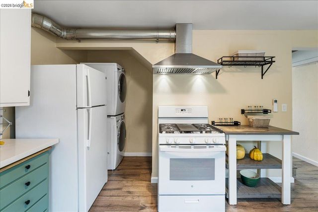 1802 Second M, Alameda, CA 94501